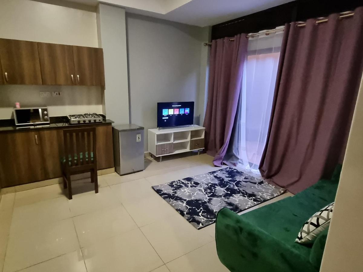 Eika Suites At Acacia Kampala Luaran gambar